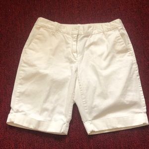 Anne Taylor petite curvy Bermuda shorts